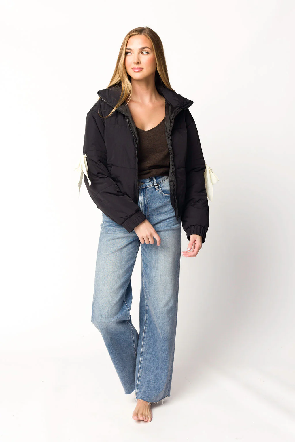 Andy Bow Cropped Puffer Jacket in Black - Directfux