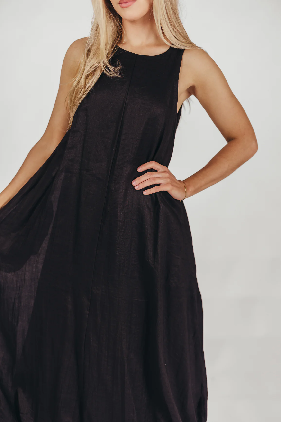 Charlie Linen-Blend Tank Maxi Dress with Pockets in Black - Directfux